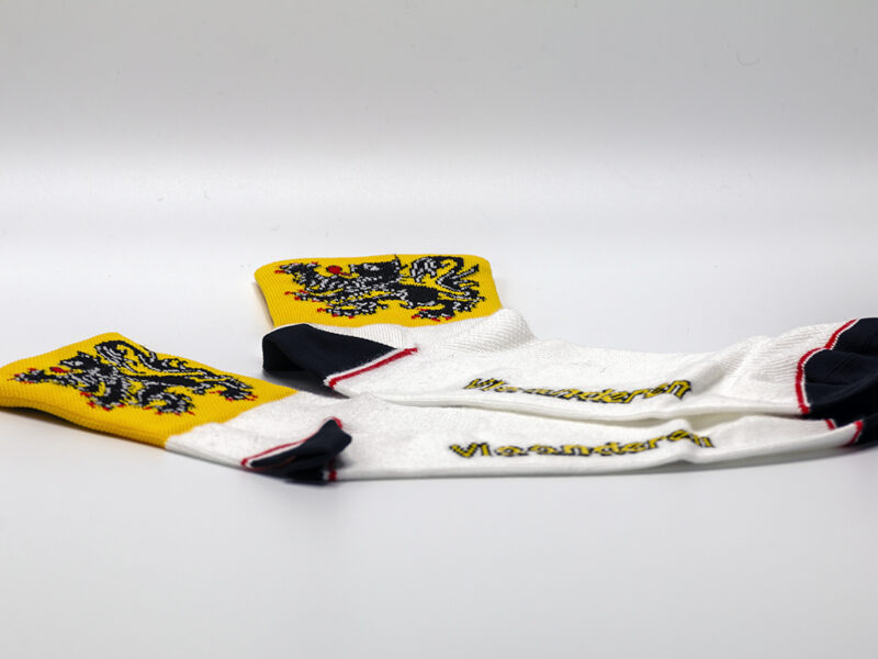 Wielersokken met de Vlaamse Leeuw. Rode klauwen